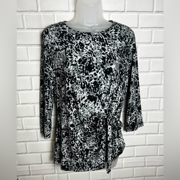 Tommy Hilfiger Women's Black and White Animal Print Top/size M - Picture 2 of 9